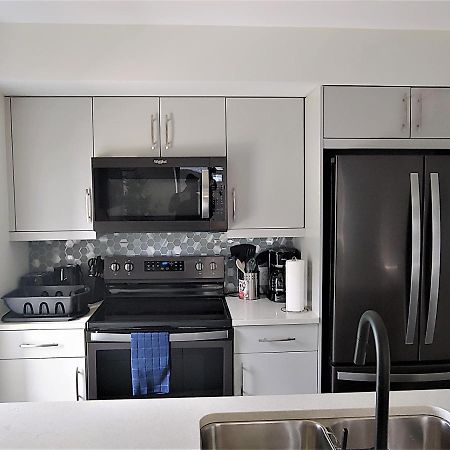 Serene 2 Bedroom Condo With Balcony And Lakeview Winnipeg Exterior foto